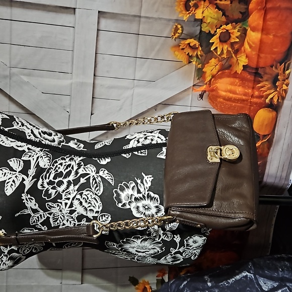 Michael Kors Crossbody Bag - Picture 2 of 10